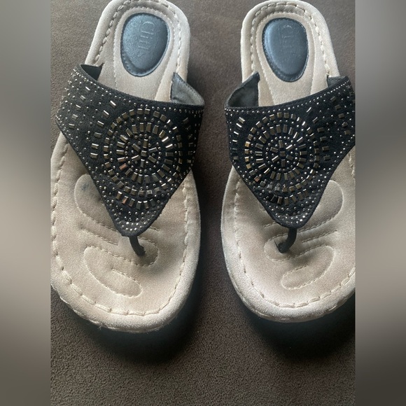 Cliffs Sandals - Picture 2 of 4